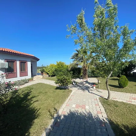 Karina Vineyard House בוזקאדה