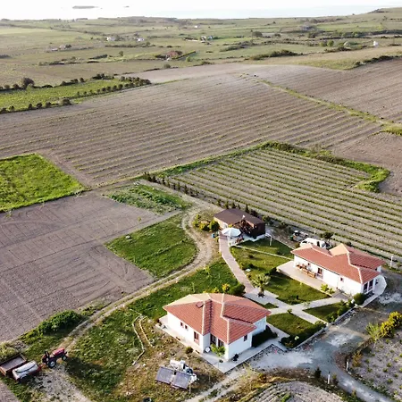 Karina Vineyard House בית כפרי *